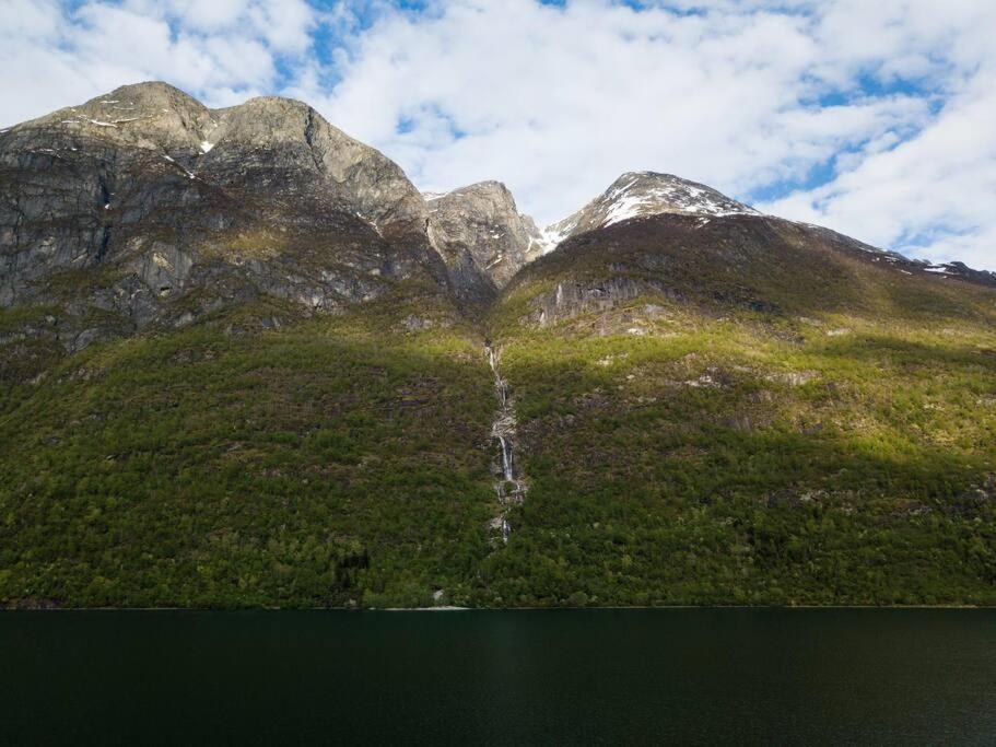 Lake View Apartment, Oldedalen Стрюн Экстерьер фото